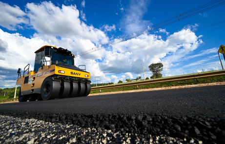 Governo de Goiás restaura GO-060, entre Goiânia e Trindade